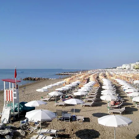 شقة Comfortable Seafront In كاوْرلي